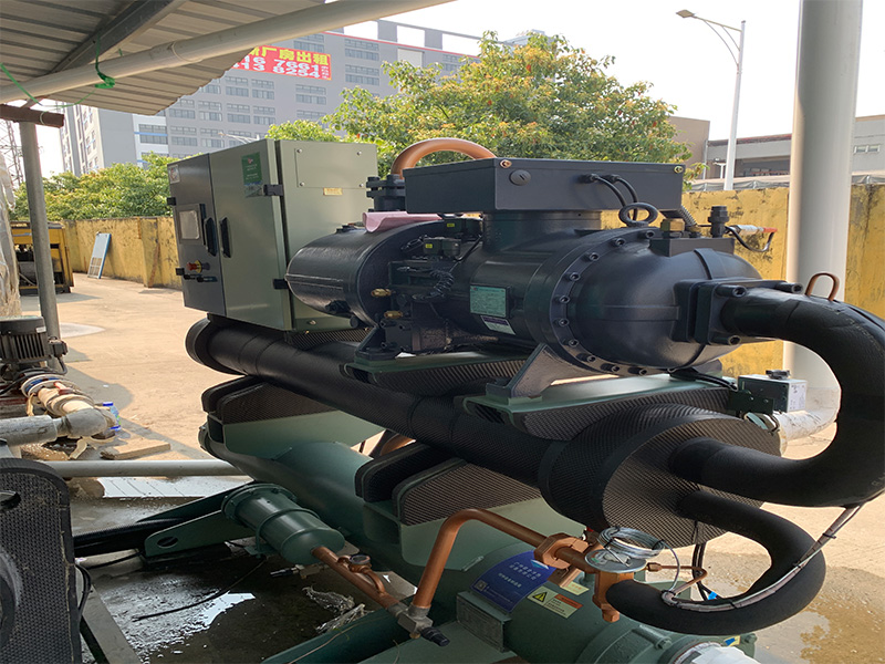 廣東創(chuàng)陽新材料科技水冷螺桿冷水機(jī)組項目圖片3